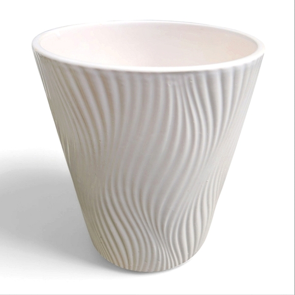 Ceramic Wavy Textured Flower Pot - Picture 1 of 6